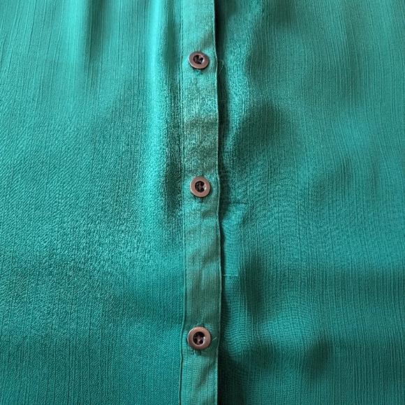 Green Button-Up Blouse - Picture 2 of 7